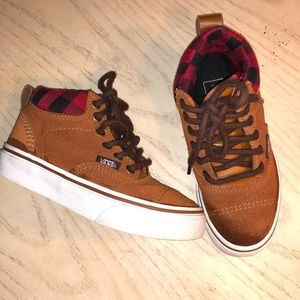 Vans boy 👦🏻 used little!  Good condition